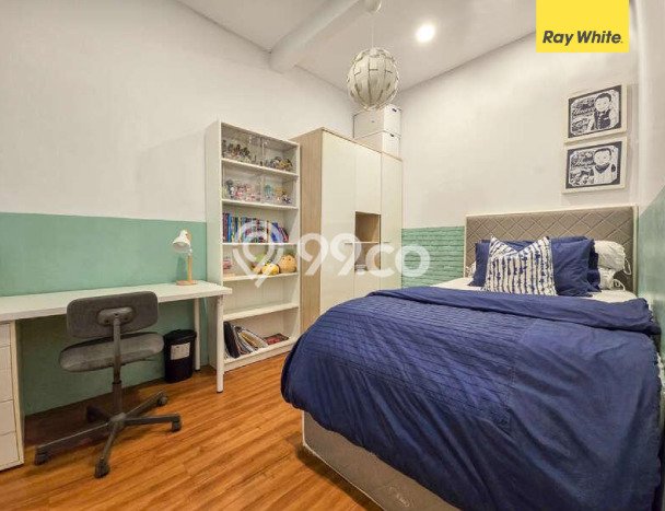 Rumah Exclusive LT 120m² / LB 180m² di Kawasan Nyaman Kembangan, Jakarta Barat Rumah Exclusive LT 120m² / LB 180m² di Kawasan Nyaman Kembangan, Jakarta Barat