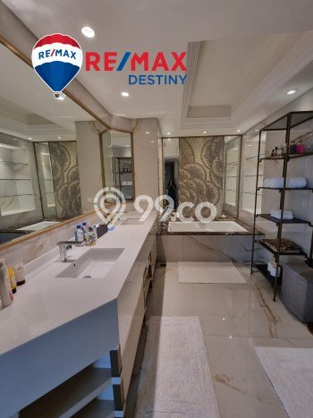 Hunian Apartemen Eksklusif untuk Dijual di Jakarta Selatan dengan 4 BR & 4 Kamar Mandi Hunian Apartemen Eksklusif untuk Dijual di Jakarta Selatan dengan 4 BR & 4 Kamar Mandi