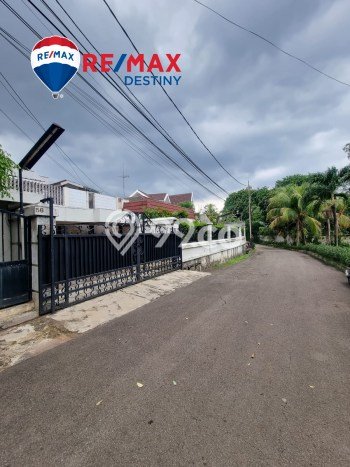 Dijual Tanah 730m2 di Simprug, Jakarta Selatan Dijual Tanah 730m2 di Simprug, Jakarta Selatan