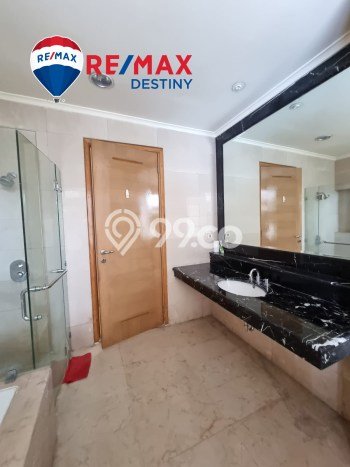 Hunian Apartemen High-Class untuk Dijual di Jakarta Selatan dengan 3 BR & 2 Kamar Mandi Hunian Apartemen High-Class untuk Dijual di Jakarta Selatan dengan 3 BR & 2 Kamar Mandi