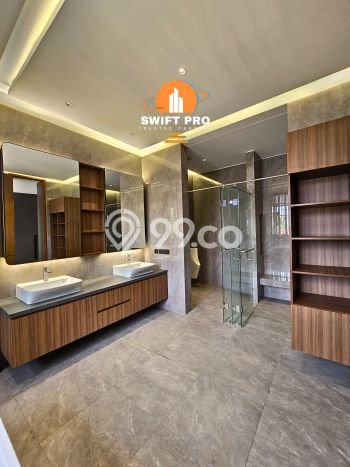 Ready to Use! Premium House LT 515m2 Desain Elegan di Kemang Ready to Use! Premium House LT 515m2 Desain Elegan di Kemang