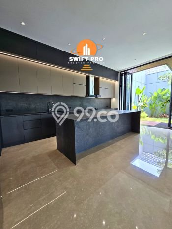 Ready to Use! Premium House LT 515m2 Desain Elegan di Kemang Ready to Use! Premium House LT 515m2 Desain Elegan di Kemang