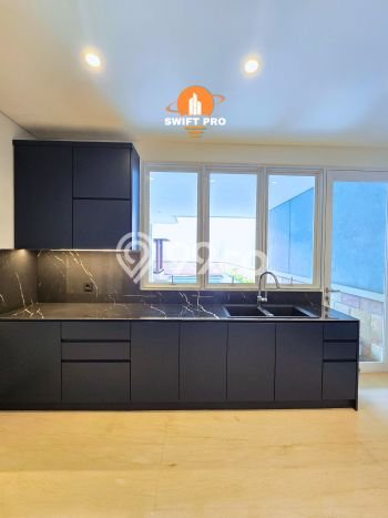 For Sale! Luxury House LT 371m2 Desain Elegan di Kemang For Sale! Luxury House LT 371m2 Desain Elegan di Kemang