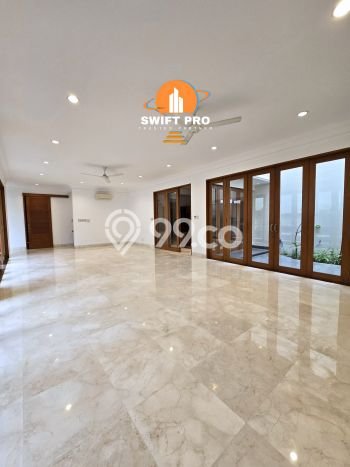 Lokasi strategis! Rumah siap pakai dikontrakkan di Cilandak LB 430m2 Lokasi strategis! Rumah siap pakai dikontrakkan di Cilandak LB 430m2