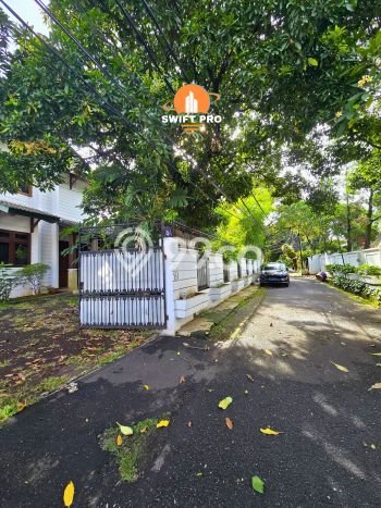 Rumah Mewah LB 700m2 Siap Huni Desain Elegan di Kemang, Jakarta Selatan Rumah Mewah LB 700m2 Siap Huni Desain Elegan di Kemang, Jakarta Selatan