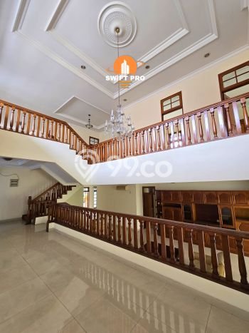 Rumah Mewah LB 400m2 Siap Huni Desain Elegan di Pondok Indah, Jakarta Selatan Rumah Mewah LB 400m2 Siap Huni Desain Elegan di Pondok Indah, Jakarta Selatan