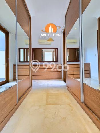 Lokasi strategis! Rumah siap pakai dikontrakkan di Cilandak LB 430m2 Lokasi strategis! Rumah siap pakai dikontrakkan di Cilandak LB 430m2
