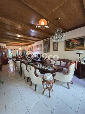 Rumah Elit Modern Tanpa Renovasi di Senopati Jakarta Selatan Rumah Elit Modern Tanpa Renovasi di Senopati Jakarta Selatan