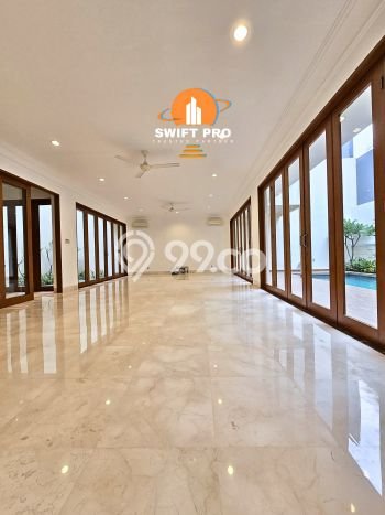 Lokasi strategis! Rumah siap pakai dikontrakkan di Cilandak LB 430m2 Lokasi strategis! Rumah siap pakai dikontrakkan di Cilandak LB 430m2