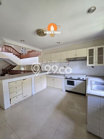 Rumah Mewah LB 400m2 Siap Huni Desain Elegan di Pondok Indah, Jakarta Selatan Rumah Mewah LB 400m2 Siap Huni Desain Elegan di Pondok Indah, Jakarta Selatan