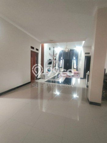 Siap Huni Rumah Mewah 5 Kamar di Cimahi Selatan Dekat ke Mana Saja Siap Huni Rumah Mewah 5 Kamar di Cimahi Selatan Dekat ke Mana Saja