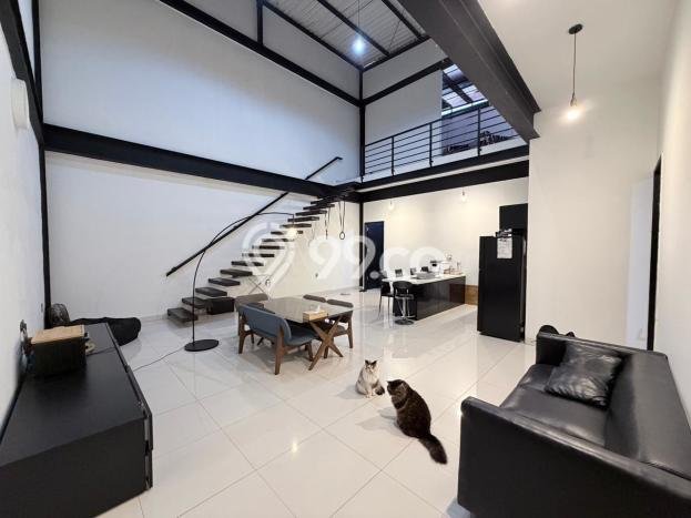 Jual Rumah Luas Megah Dengan View Cantik di Sarijadi, Bandung Jual Rumah Luas Megah Dengan View Cantik di Sarijadi, Bandung