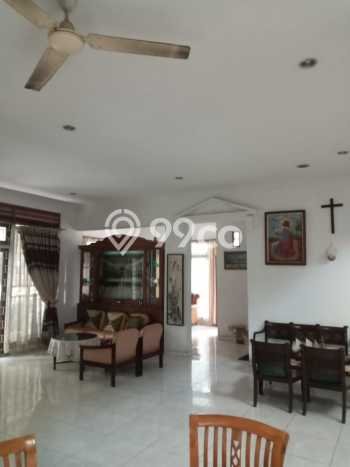 Rumah Luxury Modern Tanpa Renovasi di Srengseng Jakarta Barat Rumah Luxury Modern Tanpa Renovasi di Srengseng Jakarta Barat