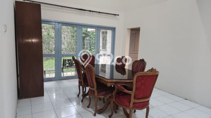 Jual Rumah Luas Elegan Dengan View Eksklusif di Bintaro, Tangerang Selatan Jual Rumah Luas Elegan Dengan View Eksklusif di Bintaro, Tangerang Selatan