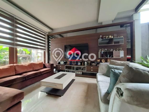 Hunian Mewah LB 350m2 Siap Huni Desain Elegan di Bintaro, Tangerang Selatan Hunian Mewah LB 350m2 Siap Huni Desain Elegan di Bintaro, Tangerang Selatan