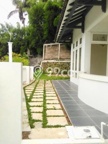 Jual Rumah Luas Elegan Dengan View Eksklusif di Bintaro, Tangerang Selatan Jual Rumah Luas Elegan Dengan View Eksklusif di Bintaro, Tangerang Selatan