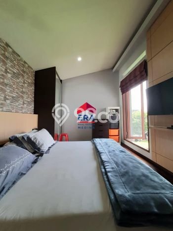 Hunian Mewah LB 350m2 Siap Huni Desain Elegan di Bintaro, Tangerang Selatan Hunian Mewah LB 350m2 Siap Huni Desain Elegan di Bintaro, Tangerang Selatan