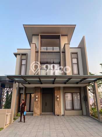 Ready to Use! Premium House LT 171m2 Desain Elegan di Gading Serpong Ready to Use! Premium House LT 171m2 Desain Elegan di Gading Serpong