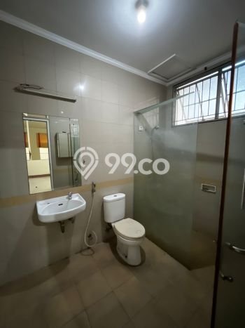 Rumah sewa siap huni 4 KT di Pantai Indah Kapuk, Jakarta Utara Rumah sewa siap huni 4 KT di Pantai Indah Kapuk, Jakarta Utara