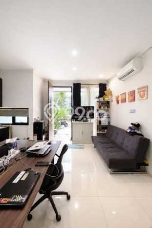 Hunian Mewah LB 99m2 Siap Huni Desain Elegan di Bintaro, Tangerang Selatan Hunian Mewah LB 99m2 Siap Huni Desain Elegan di Bintaro, Tangerang Selatan