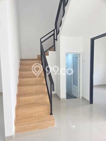 Rumah Modern Cantik 96 KT Siap Huni di Ciputat Rumah Modern Cantik 96 KT Siap Huni di Ciputat