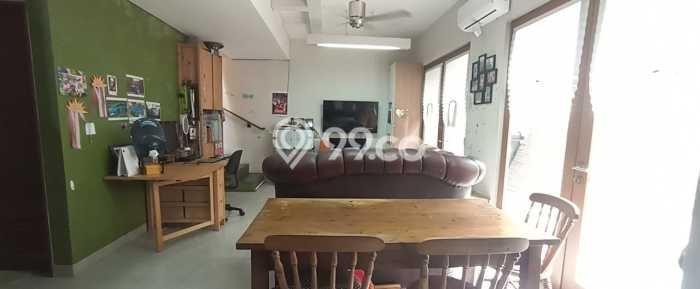 Hunian Cantik Modern Lb 120m2 di Ciputat, Tangerang Selatan Hunian Cantik Modern Lb 120m2 di Ciputat, Tangerang Selatan