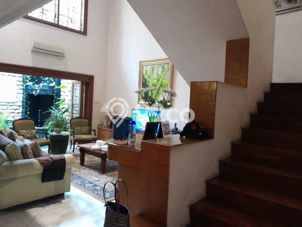 Rumah Mewah LB 450m2 Siap Huni Desain Elegan di Pondok Indah, Jakarta Selatan Rumah Mewah LB 450m2 Siap Huni Desain Elegan di Pondok Indah, Jakarta Selatan