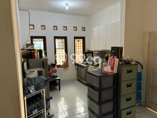 Rumah Modern Cantik 3 KT Bisa Langsung Pindah di Ciputat Rumah Modern Cantik 3 KT Bisa Langsung Pindah di Ciputat