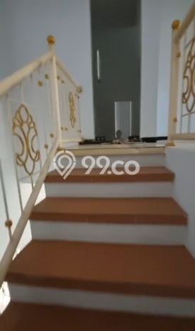 Jarang Ada! Rumah Sewa 4 Kamar Bagus Siap Huni Ketintang Jarang Ada! Rumah Sewa 4 Kamar Bagus Siap Huni Ketintang