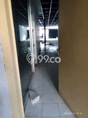 Unit Komersial Disewakan di Surabaya Area Strategis Harga Kompetitif Unit Komersial Disewakan di Surabaya Area Strategis Harga Kompetitif