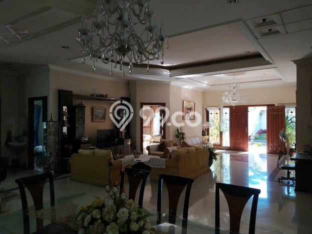 Rumah Elit Modern Tanpa Renovasi di Kendangsari Surabaya Rumah Elit Modern Tanpa Renovasi di Kendangsari Surabaya