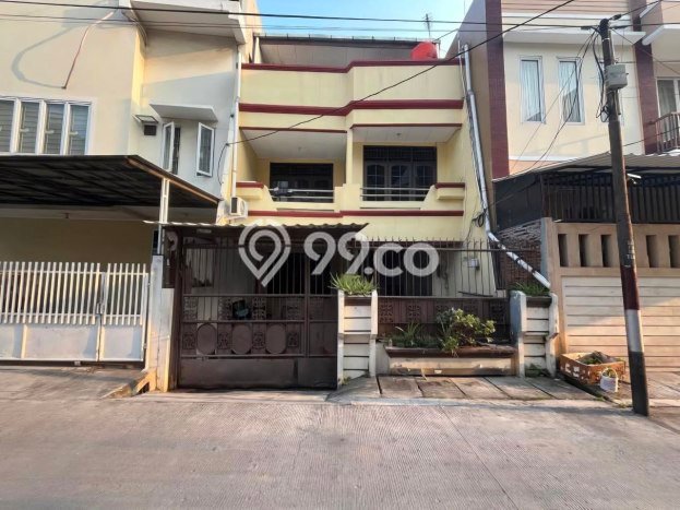 Rumah Modern 5 KT di Jelambar Jakarta Barat Semi Furnished Rumah Modern 5 KT di Jelambar Jakarta Barat Semi Furnished