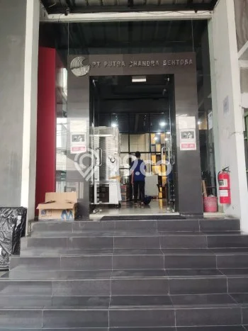 Lokasi Strategis! Dijual Gudang Bisnis di Penjaringan, Jakarta Utara Kondisi Bagus Lokasi Strategis! Dijual Gudang Bisnis di Penjaringan, Jakarta Utara Kondisi Bagus