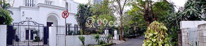 Rumah Luxury Modern Siap Huni di Kuningan Jakarta Selatan Rumah Luxury Modern Siap Huni di Kuningan Jakarta Selatan