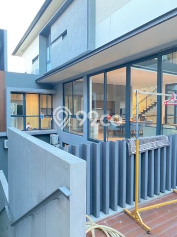 Rumah Luxury Modern Siap Huni di BSD Tangerang Rumah Luxury Modern Siap Huni di BSD Tangerang