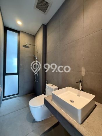 Ready to Use! Luxury House LT 209m2 Desain Modern di Kemang Ready to Use! Luxury House LT 209m2 Desain Modern di Kemang