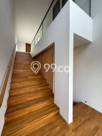 Ready to Use! Luxury House LT 209m2 Desain Modern di Kemang Ready to Use! Luxury House LT 209m2 Desain Modern di Kemang