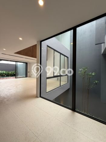 Ready to Use! Luxury House LT 209m2 Desain Modern di Kemang Ready to Use! Luxury House LT 209m2 Desain Modern di Kemang
