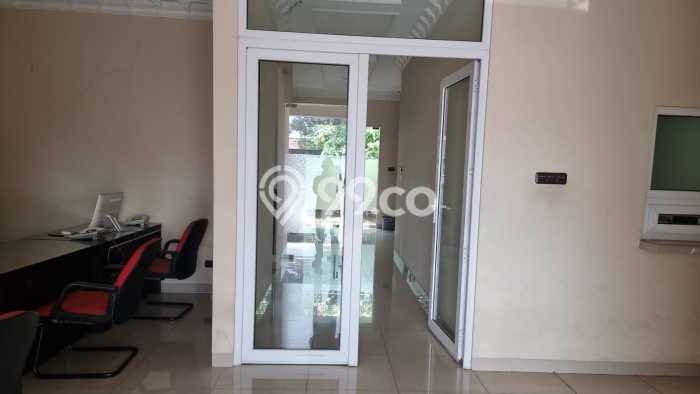 Rumah Eksklusif Siap Huni LT 361m2 di Kebayoran Lama, Jakarta Selatan Rumah Eksklusif Siap Huni LT 361m2 di Kebayoran Lama, Jakarta Selatan