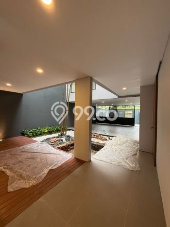 Ready to Use! Luxury House LT 209m2 Desain Modern di Kemang Ready to Use! Luxury House LT 209m2 Desain Modern di Kemang