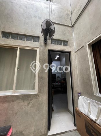 Rumah Elit Modern Tanpa Renovasi di Meruya Jakarta Barat Rumah Elit Modern Tanpa Renovasi di Meruya Jakarta Barat