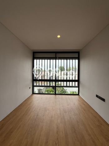 Ready to Use! Luxury House LT 209m2 Desain Modern di Kemang Ready to Use! Luxury House LT 209m2 Desain Modern di Kemang