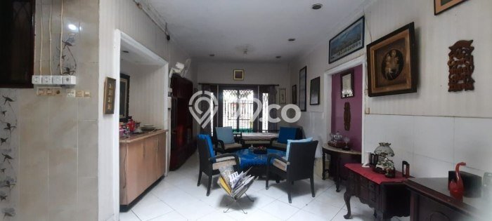 Rumah Mewah LB 300m2 Siap Huni Desain Elegan di Tanjung Duren, Jakarta Barat Rumah Mewah LB 300m2 Siap Huni Desain Elegan di Tanjung Duren, Jakarta Barat