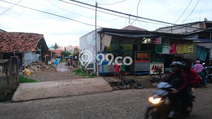 Siap Huni Rumah Mewah 5 Kamar di Cengkareng Dekat ke Mana Pun Siap Huni Rumah Mewah 5 Kamar di Cengkareng Dekat ke Mana Pun
