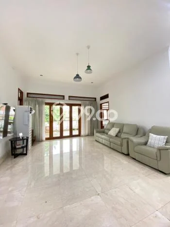 Rumah Elit LB 580m2 Siap Huni Desain Elegan di Margonda, Depok Rumah Elit LB 580m2 Siap Huni Desain Elegan di Margonda, Depok