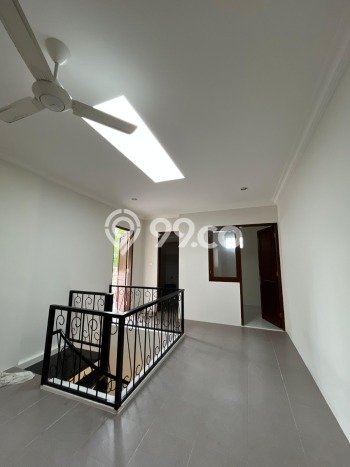 Rumah Elit Modern Siap Huni di Pejaten Jakarta Selatan Rumah Elit Modern Siap Huni di Pejaten Jakarta Selatan