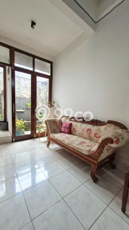 Siap Huni Hunian Elit 5 Kamar di Jagakarsa Dekat ke Mana Saja Siap Huni Hunian Elit 5 Kamar di Jagakarsa Dekat ke Mana Saja