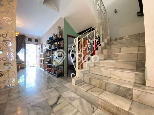 Rumah Mewah LB 290m2 Siap Huni Desain Elegan di CIREUNDEU, Tangerang Rumah Mewah LB 290m2 Siap Huni Desain Elegan di CIREUNDEU, Tangerang