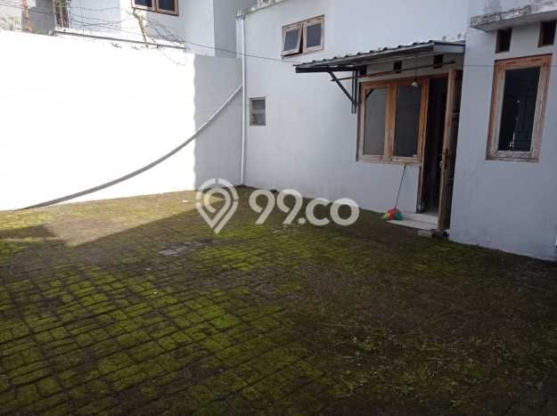 HUNIAN PILIHAN! Rumah di Caturtunggal, 4 KM, Area Asri, Luas 133m² Bangunan 150m² HUNIAN PILIHAN! Rumah di Caturtunggal, 4 KM, Area Asri, Luas 133m² Bangunan 150m²