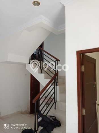 HUNIAN PILIHAN! Rumah di Caturtunggal, 4 KM, Area Asri, Luas 133m² Bangunan 150m² HUNIAN PILIHAN! Rumah di Caturtunggal, 4 KM, Area Asri, Luas 133m² Bangunan 150m²